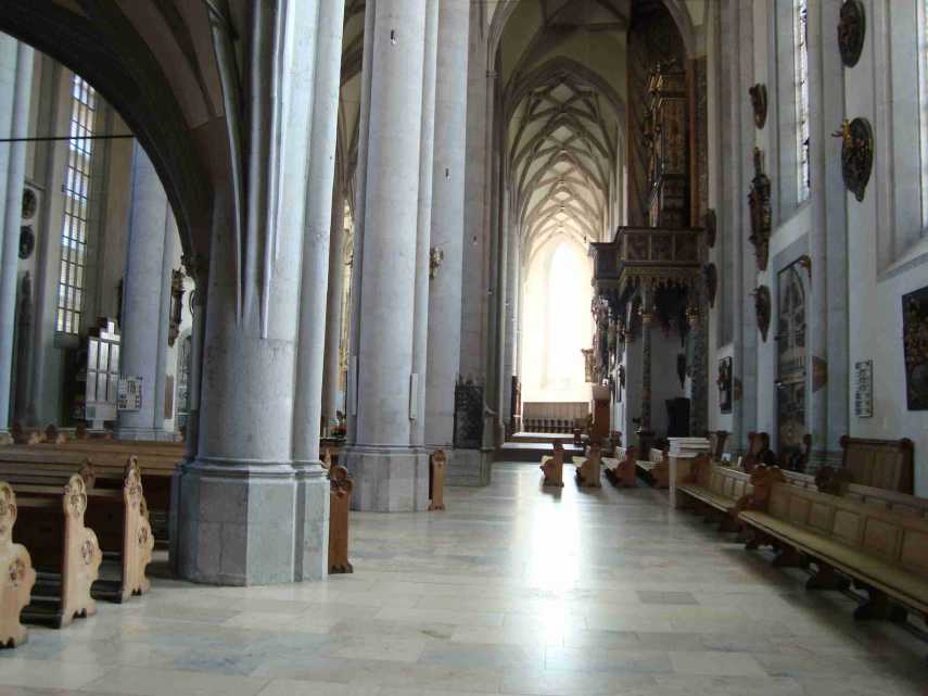 聖ゲオルク教会内部。